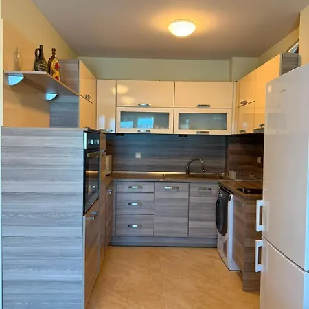 Луксозен Апартамент В К-Кс Златни Пясъци 4* Golden Sands