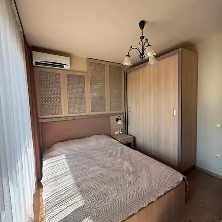 Луксозен Апартамент В К-Кс Златни Пясъци 4* Golden Sands